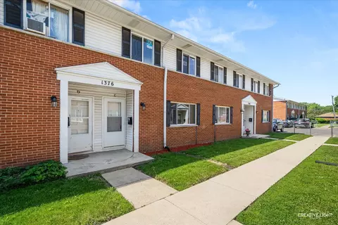 1376 Monomoy St, Aurora, IL 60506