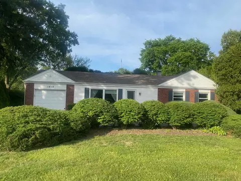 1819 Happ Rd, Northbrook, IL 60062
