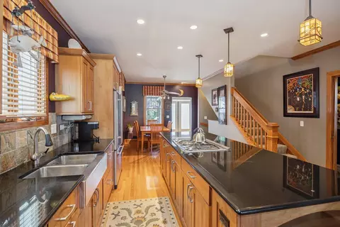 845 Mapleton Ave, Oak Park, IL 60302 photo 6