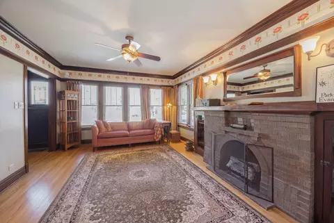 845 Mapleton Ave, Oak Park, IL 60302 photo 3