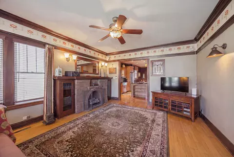 845 Mapleton Ave, Oak Park, IL 60302 photo 4