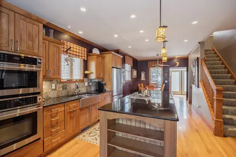 845 Mapleton Ave, Oak Park, IL 60302 photo 5