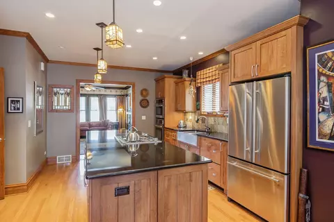 845 Mapleton Ave, Oak Park, IL 60302 photo 8
