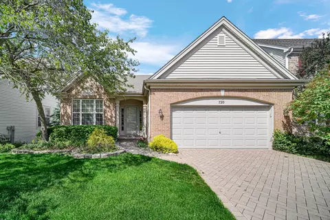 720 Viewpointe Dr, Saint Charles, IL 60174