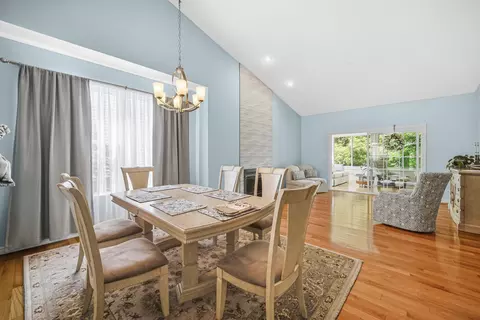 Dining - 720 Viewpointe Dr, Saint Charles, IL 60174 photo 1 of 1
