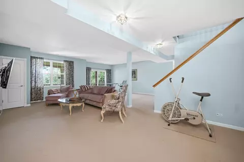 Living - 720 Viewpointe Dr, Saint Charles, IL 60174 photo 4 of 4