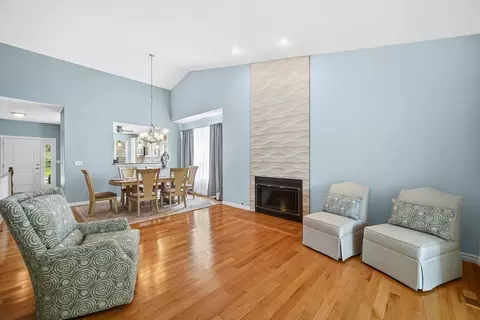 Other - 720 Viewpointe Dr, Saint Charles, IL 60174 photo 2 of 6