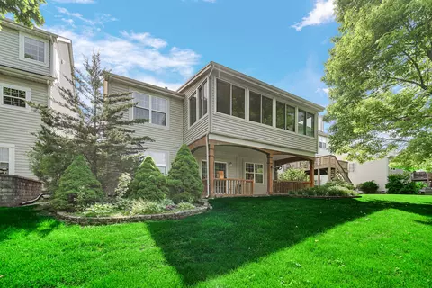 Exterior - 720 Viewpointe Dr, Saint Charles, IL 60174 photo 6 of 8