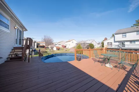 Exterior - 829 Prairie Ave, Bartlett, IL 60103 photo 5 of 7