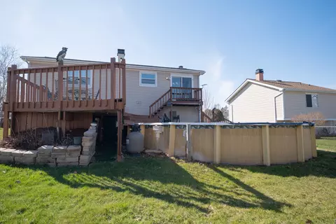Exterior - 829 Prairie Ave, Bartlett, IL 60103 photo 3 of 7