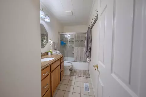Bath - 829 Prairie Ave, Bartlett, IL 60103 photo 1 of 2