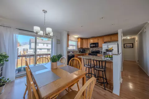 Dining - 829 Prairie Ave, Bartlett, IL 60103 photo 1 of 3