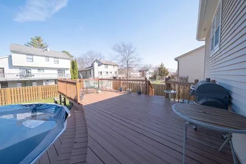 Exterior - 829 Prairie Ave, Bartlett, IL 60103 photo 6 of 7