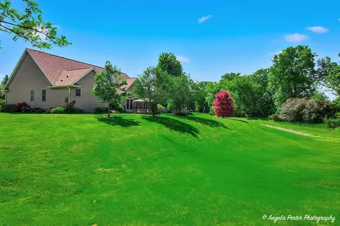 Exterior - 6712 Burning Tree Cir, Mchenry, IL 60050 photo 8 of 11