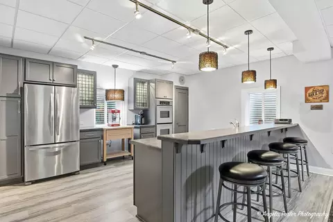 Kitchen - 6712 Burning Tree Cir, Mchenry, IL 60050 photo 5 of 8