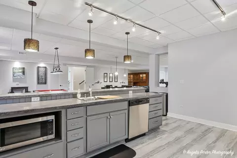 Kitchen - 6712 Burning Tree Cir, Mchenry, IL 60050 photo 8 of 8