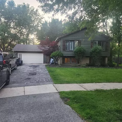 110 E Burr Oak Dr, Arlington Heights, IL 60004