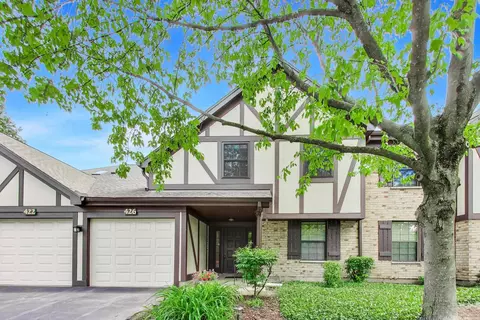 426 Elizabeth Dr #C, Wood Dale, IL 60191