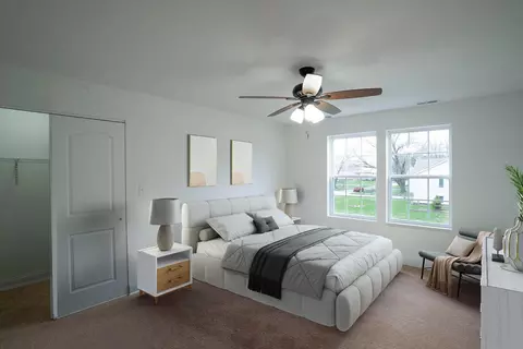 Bedroom - 1401 174 St, East Hazel Crest, IL 60429 photo 1 of 8