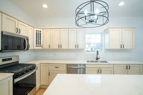 Kitchen - 1401 174 St, East Hazel Crest, IL 60429 photo 1 of 4
