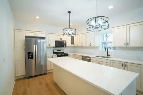 Kitchen - 1401 174 St, East Hazel Crest, IL 60429 photo 2 of 4