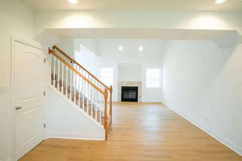 Living - 1401 174 St, East Hazel Crest, IL 60429 photo 2 of 3