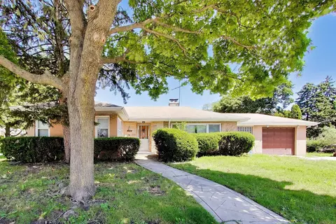 3360 W Arthur Ave, Lincolnwood, IL 60712