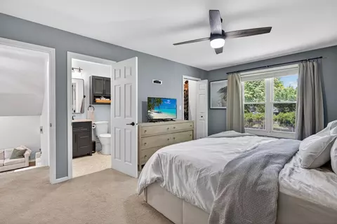 Bedroom - 1000 Timberwood Ln, Algonquin, IL 60102 photo 2 of 4