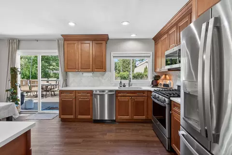 Kitchen - 1000 Timberwood Ln, Algonquin, IL 60102 photo 1 of 6