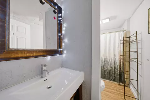 Bath - 305 Monroe Ave, Dixon, IL 61021 photo 1 of 4