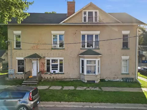 Exterior - 305 Monroe Ave, Dixon, IL 61021 photo 3 of 7