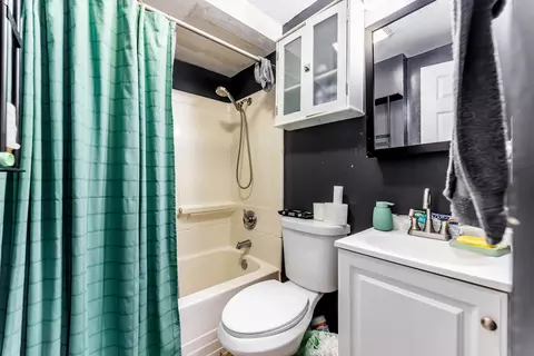 Bath - 3233 Madison Ave, Brookfield, IL 60513 photo 3 of 3