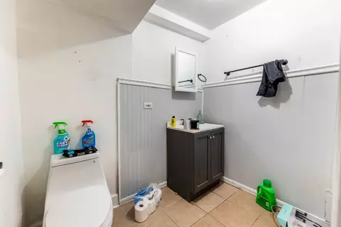 Bath - 3233 Madison Ave, Brookfield, IL 60513 photo 1 of 3