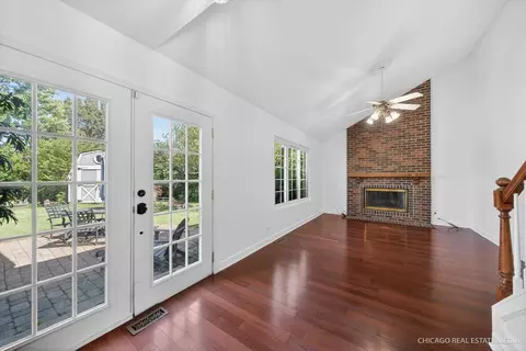 Living - 1141 Stonegate Rd, Algonquin, IL 60102 photo 4 of 5