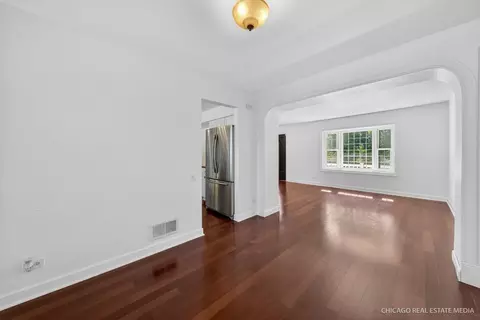 Living - 1141 Stonegate Rd, Algonquin, IL 60102 photo 3 of 5