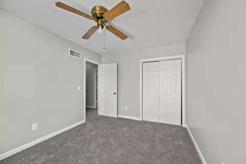 Bedroom - 109 Blackhawk Dr, Park View, IA 52748 photo 2 of 7