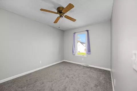 Bedroom - 109 Blackhawk Dr, Park View, IA 52748 photo 1 of 7