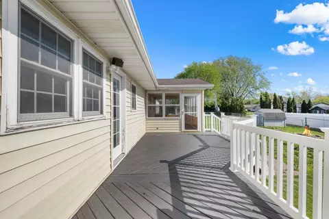 Exterior - 109 Blackhawk Dr, Park View, IA 52748 photo 6 of 10