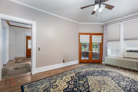 Living - 401 E Prospect Ave, Ottawa, IL 61350 photo 1 of 7