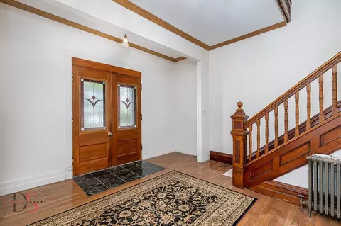 Entry Way - 401 E Prospect Ave, Ottawa, IL 61350 photo 1 of 4