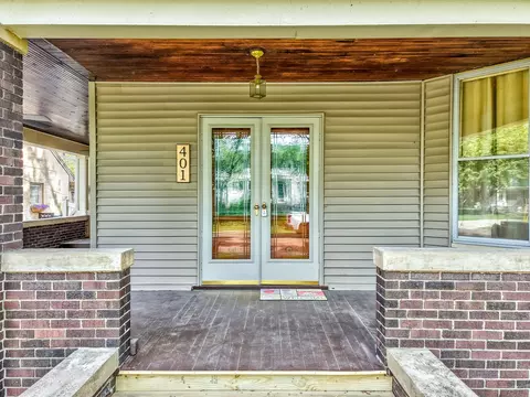 Exterior - 401 E Prospect Ave, Ottawa, IL 61350 photo 2 of 12