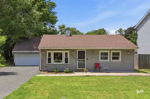 32988 N Meadow Rd, Grayslake, IL 60030