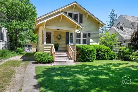 285 Forest Ave, Glen Ellyn, IL 60137