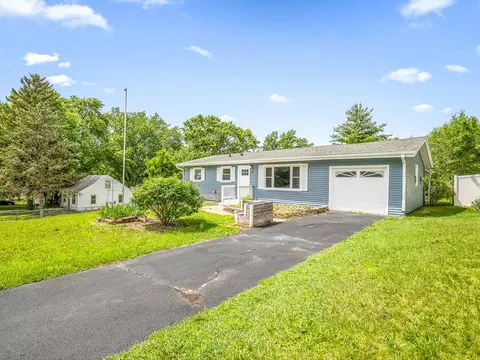 198 Winona Dr, Machesney Park, IL 61115