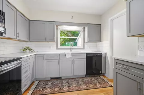 Kitchen - 203 Highview Dr, Eureka, IL 61530 photo 3 of 5