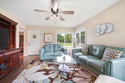 Living - 203 Highview Dr, Eureka, IL 61530 photo 1 of 4