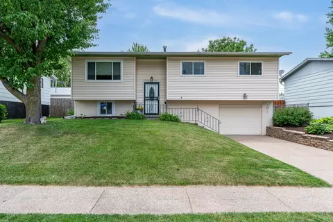 2234 Jebens Ave, Davenport, IA 52804