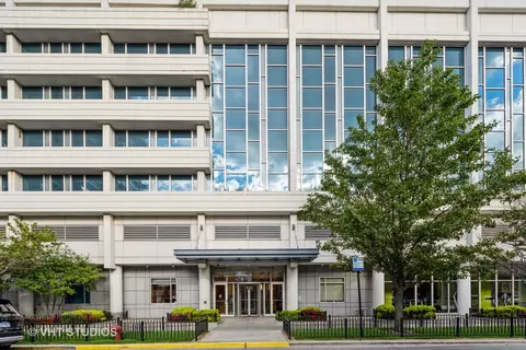 1629 S Prairie Ave #2701, Chicago, IL 60616