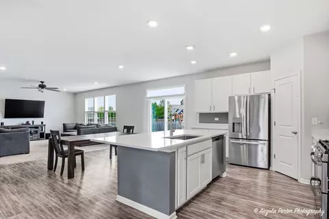 Kitchen - 6828 Galway Dr, Mchenry, IL 60050 photo 1 of 4