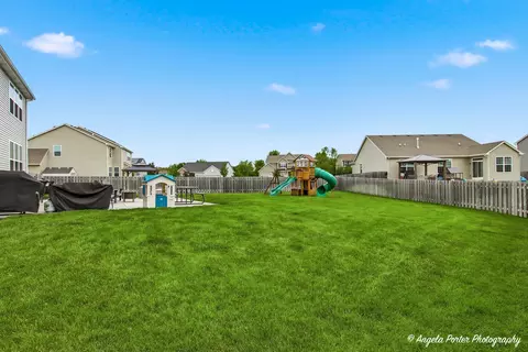 Exterior - 6828 Galway Dr, Mchenry, IL 60050 photo 6 of 9